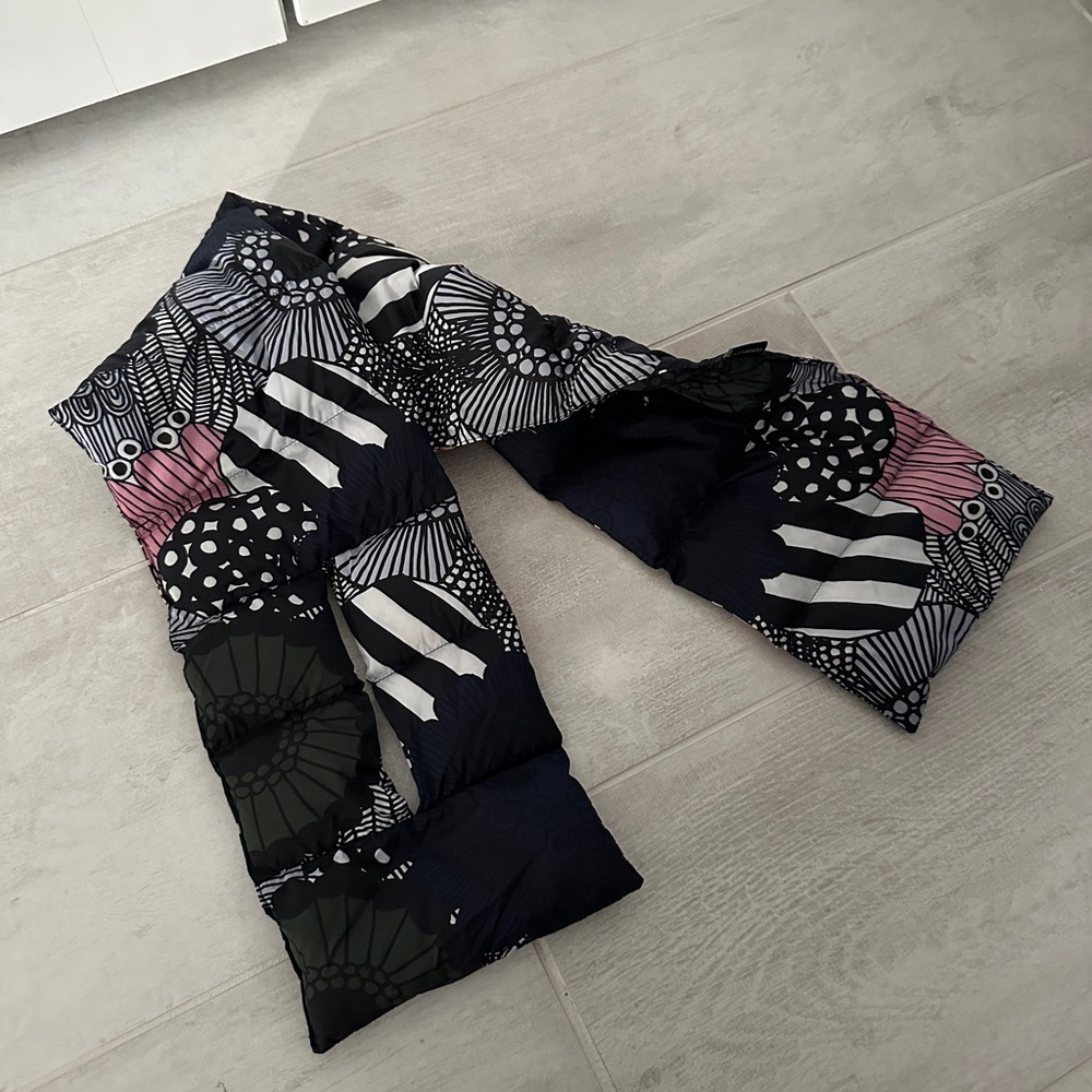 UNIQLO x Marimekko Pocketable Scarf